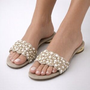 Stuart Weitzman Women’s Sandals Flats Goldie slide Pearly Sequins Sz 7.5